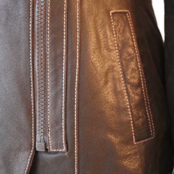 Leather Jacket with fur hood - Picture 8 of 15